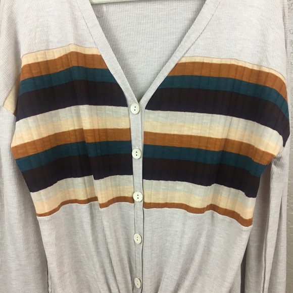 Entro long sleeve button front size medium - Picture 3 of 5